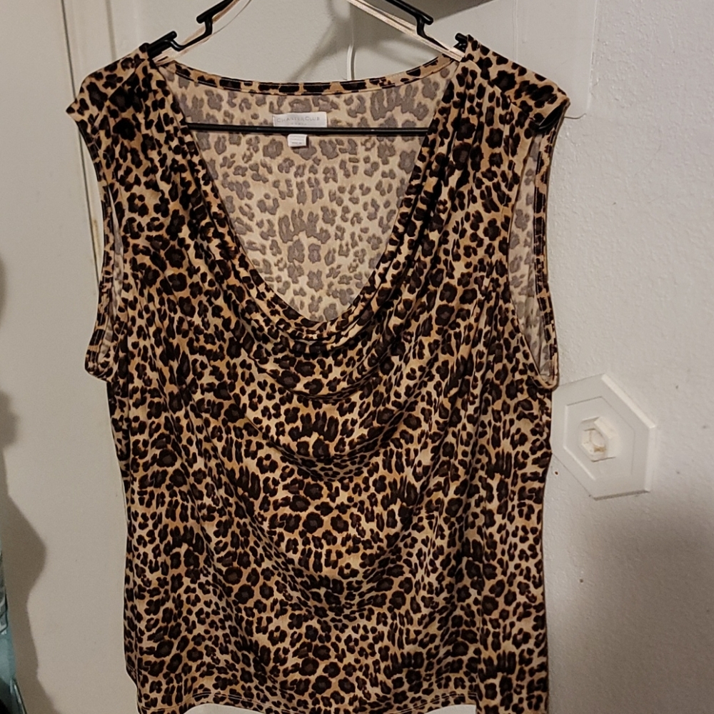 Sleeveless shell